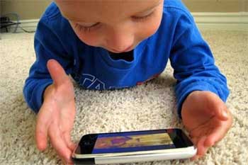 anak dan iphone