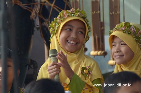 generasi-penerus-putri-LDII