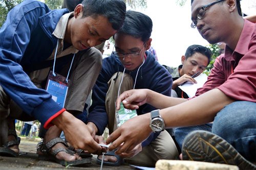 Karakter Building Melalui Games dan Outbound pembekalan-usia-nikah-ldii