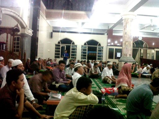 pesertaantusiasmengikutiasramaIbnuMajah