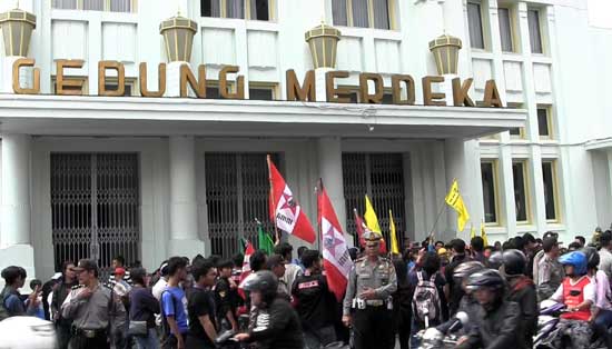 unjuk rasa kaa 2015
