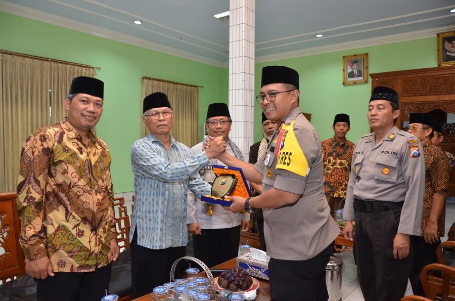 Kunjungan ke WB