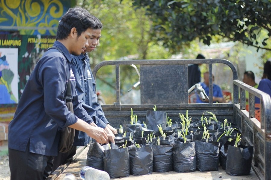 BaktiSosialLampungRajabasadenganTNI