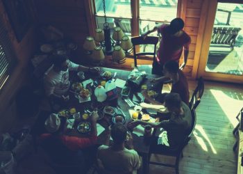 Merutinkan Makan Bersama Menuju Ketahanan Keluarga