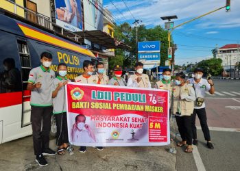 Dukung Prokes, LDII Manokwari Bagikan Masker Gratis