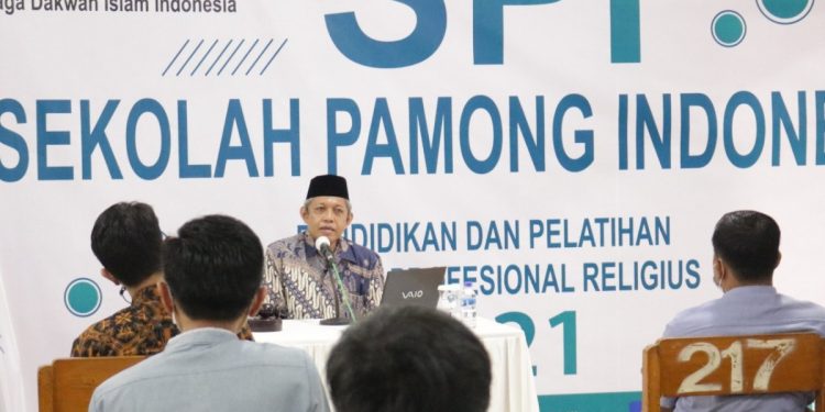 Korbid PUP H. Basseng pada pembukaan Sekolah Pamong Indonesia. Foto: LINES.