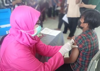 Ratusan Pelajar dan Warga Sekitar Ponpes Baitul Kabir Bogor Jalani Vaksinasi Massal