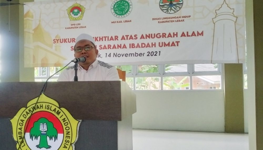 Sekretaris MUI Kab.Lebak KH Asep Saifullah M.Pd (kemeja koko putih) saat mengisi pengajian di LDII Kab.Lebak. Foto: Kiriman Daerah.