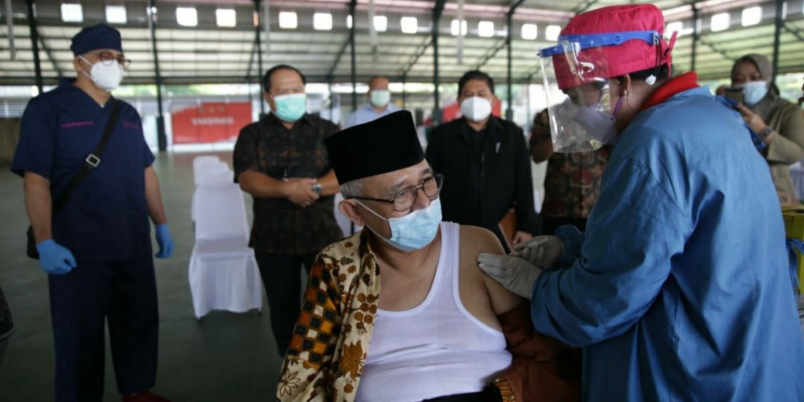 Vaksinasi sebagai langkah percepatan herd immunity. Foto: LINES.