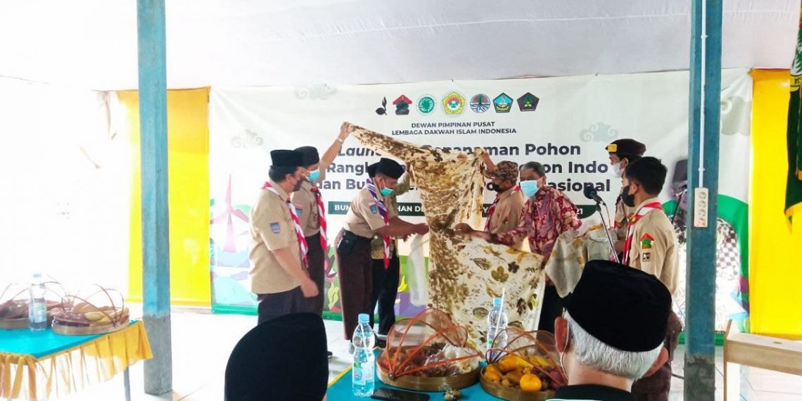 LDII Yogyakarta mengenalkan ecoprint usaha kreatif dari kekayaan alam. Foto: Kiriman Daerah.
