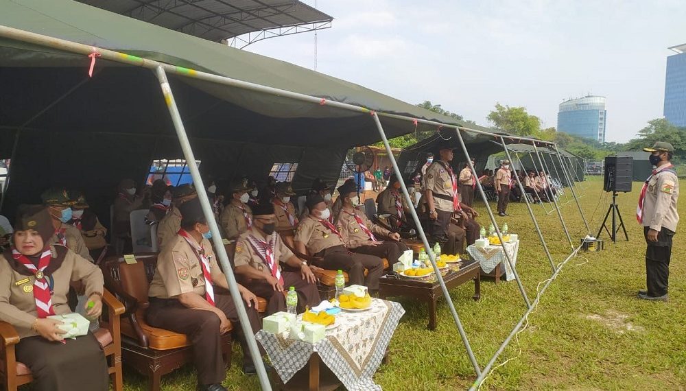 Kursus Mahir Dasar (KMD) Pramuka bagi puluhan uztadz dan uztadzah di lingkungan LDII Kota Bekasi di Stadion Muda Jaya Bekasi pada Minggu (19/12).