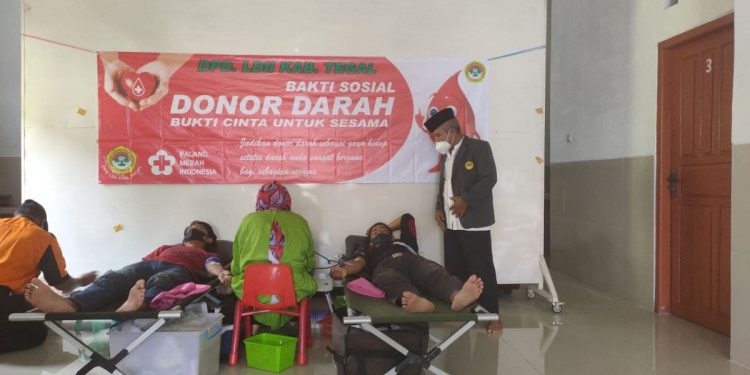 Ketua DPD LDII Kabupaten Tegal, Walidi mengatakan aksi sosial ini sebagai kepedulian LDII terhadap sesama. Foto: Kiriman Daerah.
