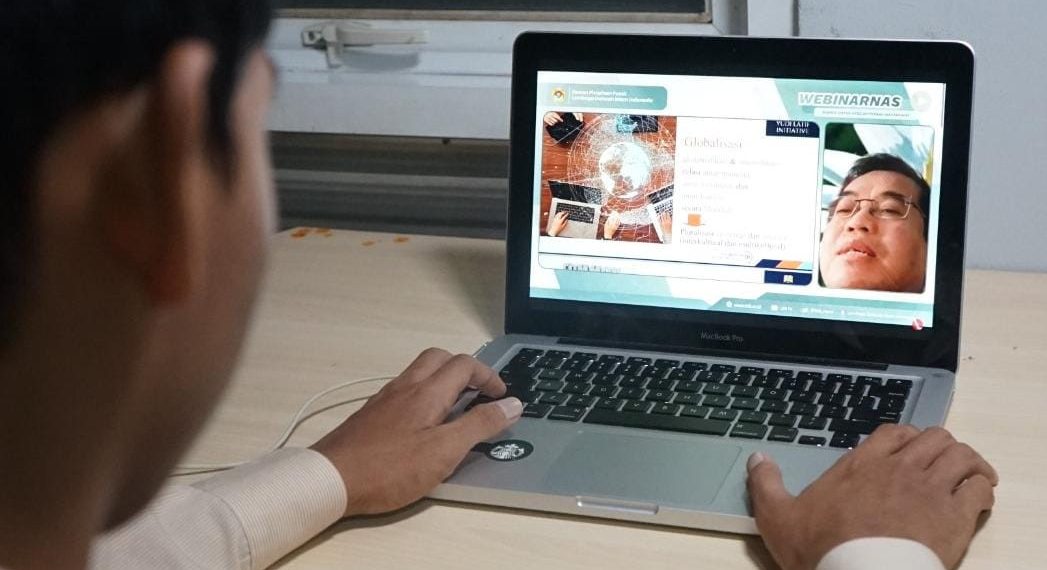 Webinar Nasional yang digelar DPP LDII pada Minggu (20/2) ini merupakan sosialisasi Perpol No. 1 Tahun 2021 Tentang Pemolisian Masyarakat dan Peningkatan Peran LDII dalam Kerjasama Polri. Foto: LINES.