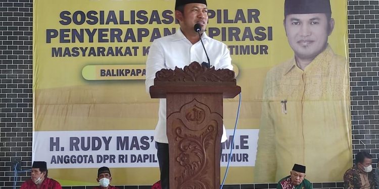 Sosialisasi empat pilar kebangsaan menurut anggota DPR RI merupakan tugasnya. Hal ini juga sebagai sarana penyerapan aspirasi masyarakat, terutama di Balikpapan. Foto: Kontributor.