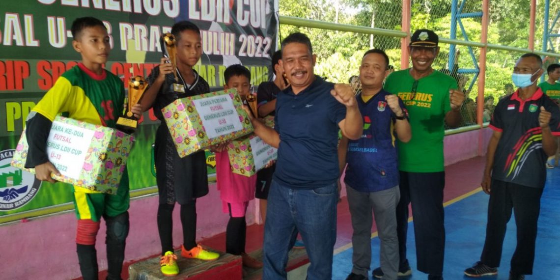 Kadispora Joko Susilo yang mewakili Wakil Wali Kota Prabumulih mengatakan, acara LDII Cup mendatangkan bibit unggul pemain futsal. Foto: Kontributor Prabumulih.