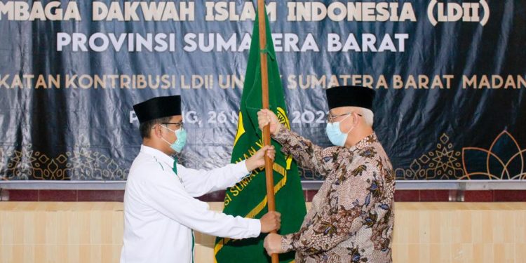 Afrizal Yaman ditetapkan sebagai Penjabat Ketua DPW LDII Sumbar melanjutkan periode jabatan sebelumnya 2019-2024. Foto: Kontributor Padang.