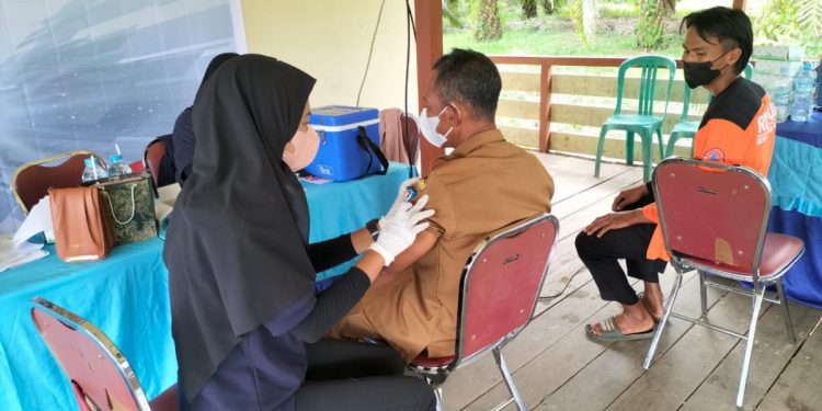 Vaksinasi ini merupakan kemitraan dari DPD LDII Kubu Raya dan Polres setempat. Foto: Kontributor Kalimantan