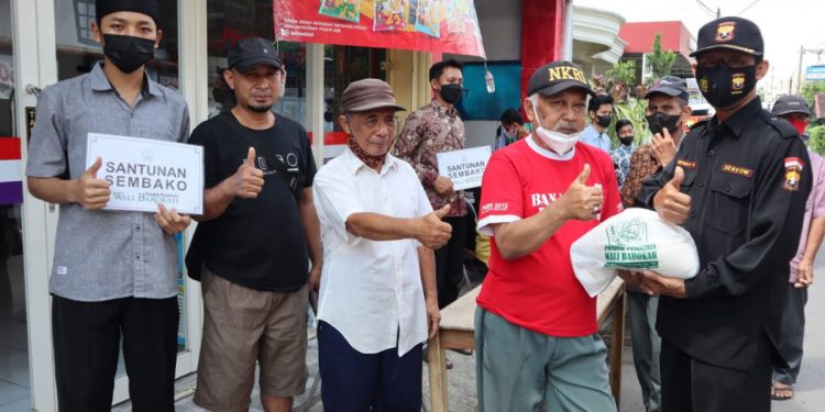 Warga LDII di seluruh pelosok tanah air kompak memberikan santunan Ramadan kepada warga yang membutuhkan. Foto: Kontributor LINES.