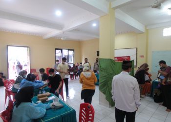 Menjadi Syarat Mudik, Warga Kelurahan Pengasinan Antusias Vaksinasi Booster