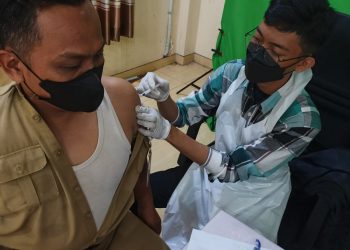 LDII dan Polsek Bekasi Timur Kolaborasi Gelar Vaksinasi Booster