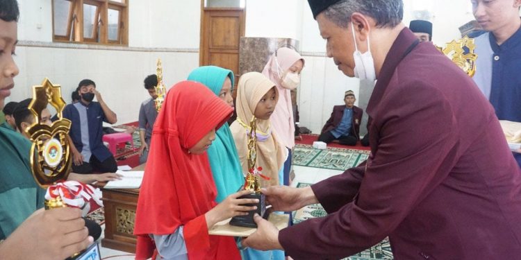 Pimpinan Cabang (PC) LDII Kecamatan Pedan menggelar Festival Anak Saleh sebagai evaluasi pembinaan tahunan generasi penerus tingkat usia dini (PAUD) dan SD. Foto: Kontributor LINES.