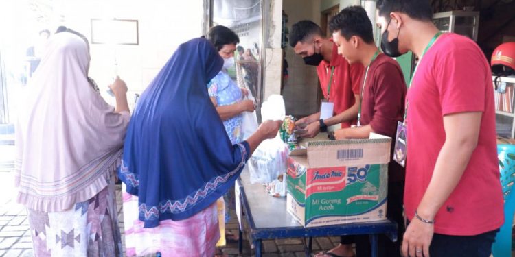 LDII Mertoyudan Magelang menggelar pasar diskon jelang lebaran (27/4). Foto: Kontributor LINES.