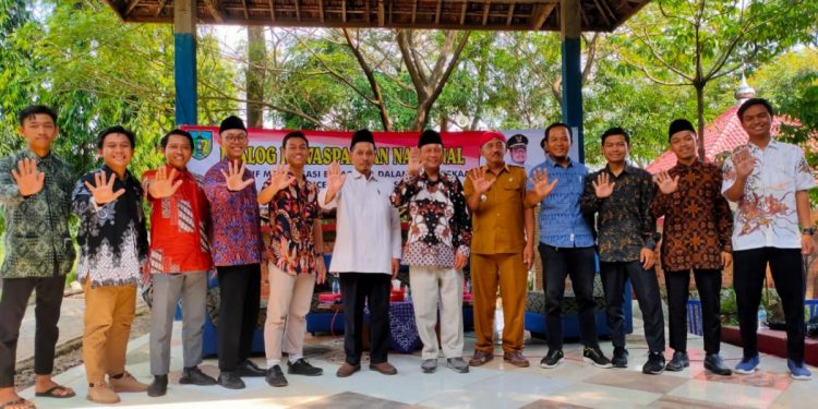 Badan Kesatuan Bangsa dan Politik (Bakesbangpol) Kabupaten Kediri menggelar dialog kewaspadaan nasional bertema "Perspektif Moderasi Beragama dalam Kebhinekaan Guna Mencegah Konflik Sosial". Foto: LINES.