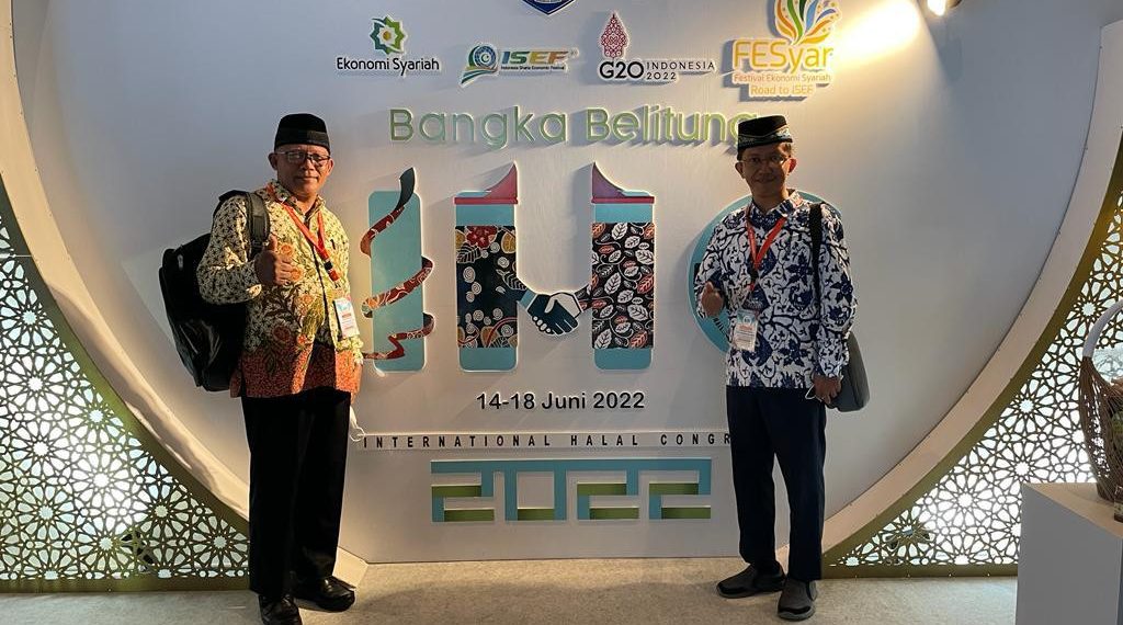 Ketua DPP LDII Bidang Pengabdian Masyarakat, Rubiyo dan Ketua Bidang Ekonomi Pemberdayaan Masyarakat, Ardito Bhinadi saat menghadiri Kongres Halal Internasional 2022 di Bangka. (14/6). Foto: LINES.