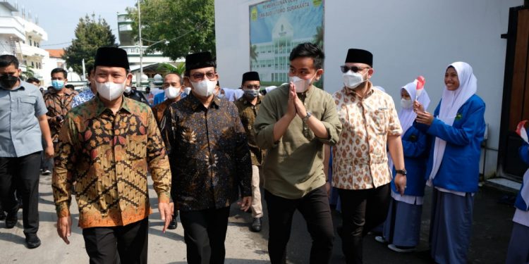 Perluasan gedung SMA Budi Utomo Surakarta diresmikan oleh Walikota Gibran Rakabuming Raka. Foto: LINES.