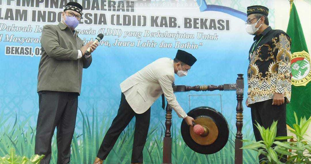 Penjabat (Pj) Bupati Bekasi, Dani Ramdan, membuka secara resmi Musyawarah Daerah (Musda) V LDII Kabupaten Bekasi. Foto: LINES.