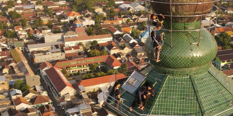 Santri Pondok Pesantren Wali Barokah Kediri Kelompok Menara. Foto: LINES.