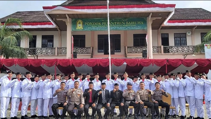 LDII Balikpapan ikut meriahkan HUT RI dengan upacara. Foto: LINES.