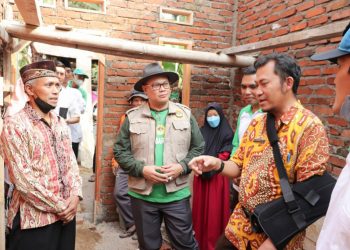 LDII Baros dan Pemprov Jabar Bantu Perbaikan Rumah Warga