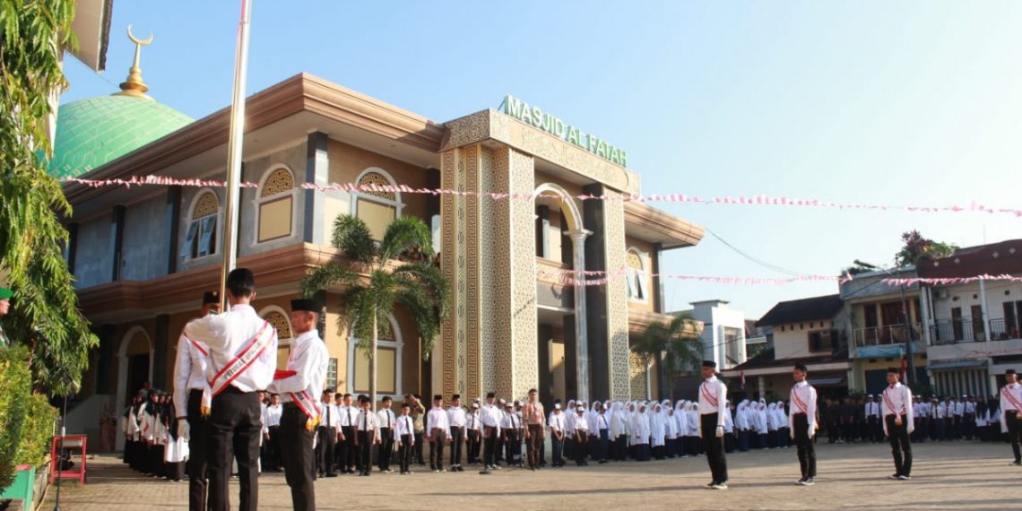 LDII Palembang menggelar upacara HUT RI. Foto: LINES.