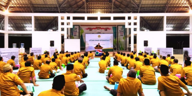 Generasi muda LDII Kediri mengikuti latihan dasar kepemimpinan. Foto: LINES.