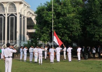 Yayasan Al-Faqih Mandiri dan SMK Tri Sukses Gelar Upacara HUT RI