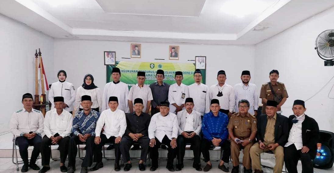 Acara pengukuhan dihadiri pimpinan Kecamatan Baamang, lurah se-Kecamatan Baamang, KUA, Mantan Kemenag Kotim Syamsudin, Ketua MUI Kotim Zainuddin dan Pengurus DPD LDII Kotim. Foto: LINES.
