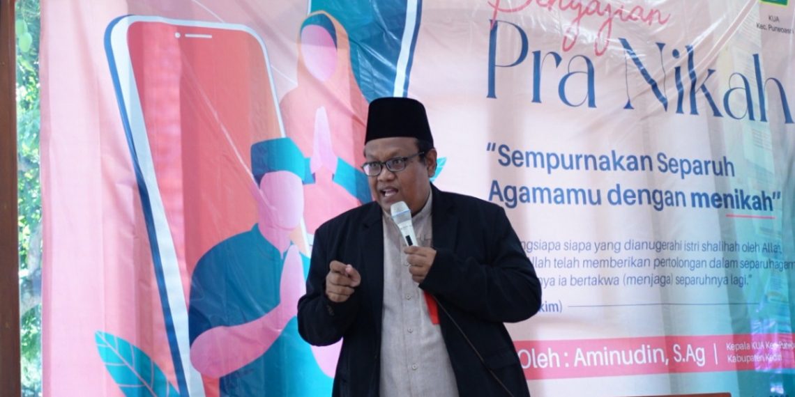 PC LDII Kecamatan Purwoasri bersama Kantor Urusan Agama (KUA) Kecamatan Purwoasri di Pondok Pesantren Blawe, Kediri, menggelar pengajian pra-nikah. Foto: LINES.