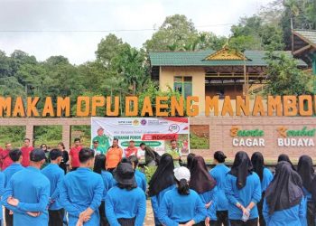 Kolaborasi LDII Kalbar dan Para Wartawan Hijaukan Cagar Budaya Makam ODM