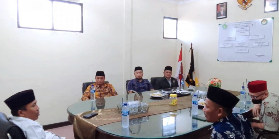 Pengurus DPD LDII Kabupaten Serang bersilaturahmi ke kantor Kementerian Agama (Kemenag) Kabupaten Serang (26/9). Foto: LINES.