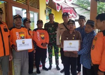 LDII Singkup Kalimantan Barat Serahkan Bantuan Kepada Korban Banjir