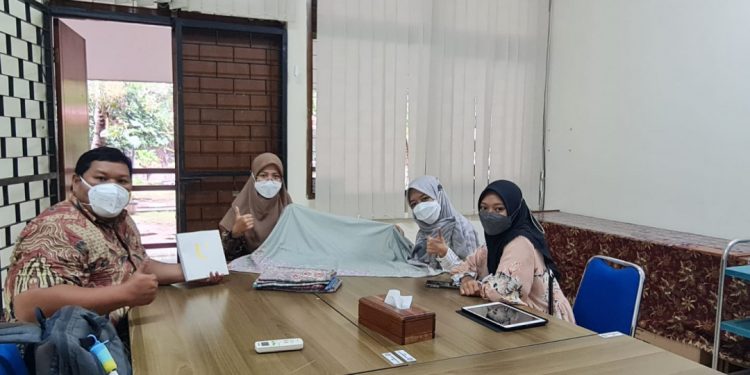 Kreasi brand hijab remaja putri LDII Kediri. Foto: LINES.