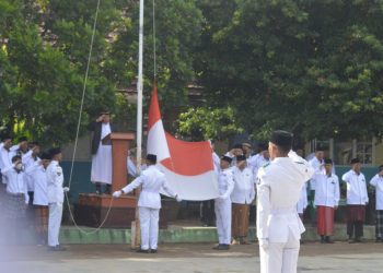 Ratusan Santri Ponpes Nurul Huda Lampung Ikuti Upacara Peringatan Hari Santri