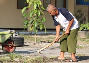 Aksi Pilah Sampah PC LDII Gandusari Peringati World Cleanup Day Indonesia 2022