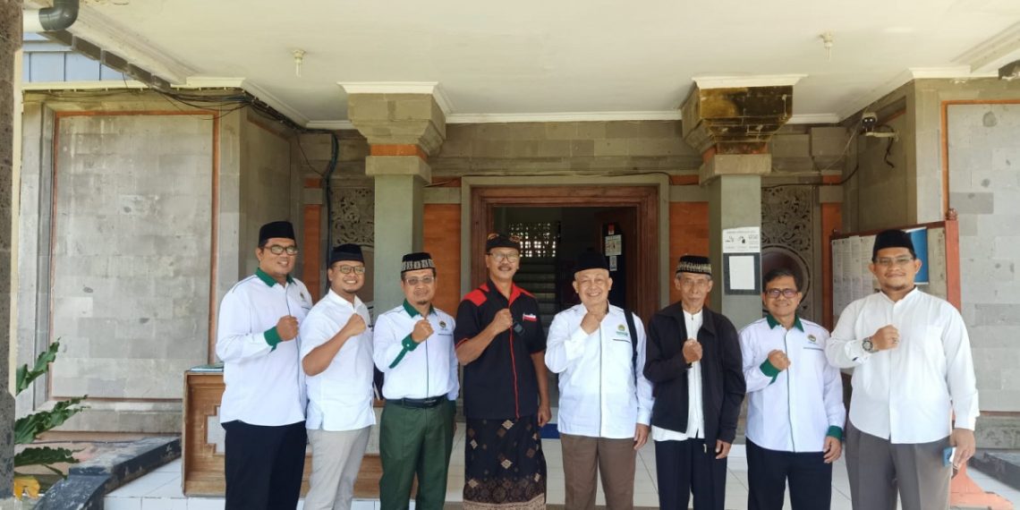 Pengurus DPW LDII Bali audiensi ke Kantor Badan Kesbangpol Provinsi Bali. Foto: LINES.