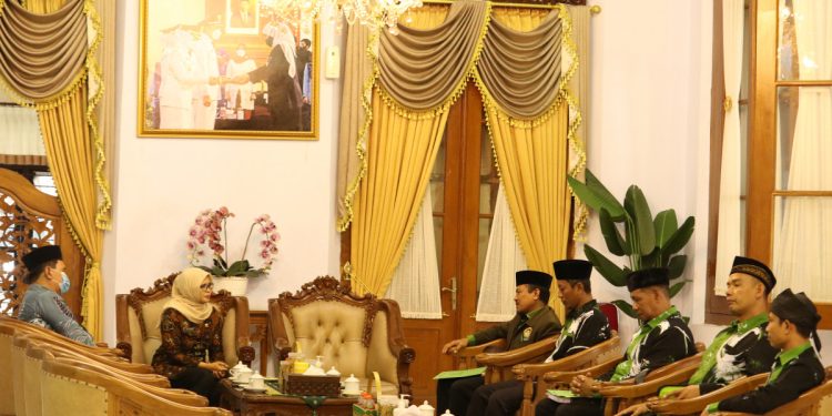 DPD LDII Blitar beraudiensi ke Bupati Blitar Rini Syarifah, beberapa waktu lalu. Foto: LINES.