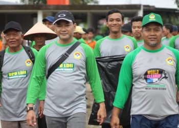 LDII Sanggau Libatkan Ratusan Warga Sekayam Peringati Hari Bersih Sedunia