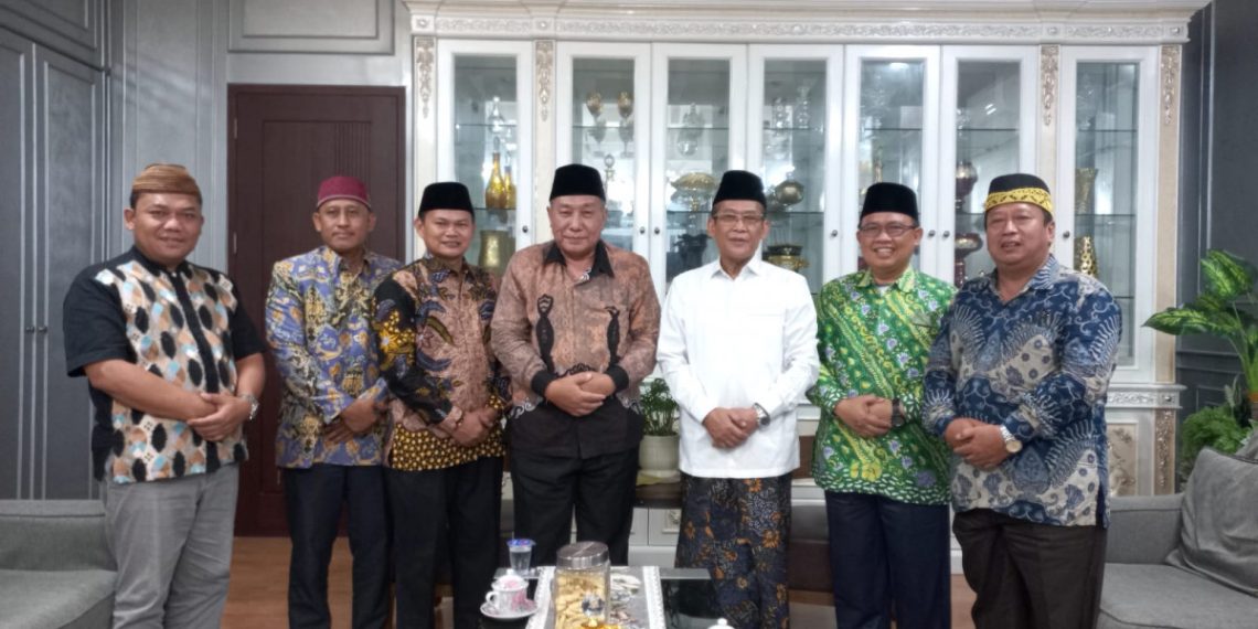 Silaturrahim LDII Lampung ke Ketua MUI Lampung membahas pembinaan umat. Foto: LINES.