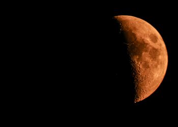 Gerhana Bulan, Inilah Mitos, Anjuran, dan Hikmah yang Dapat Diambil