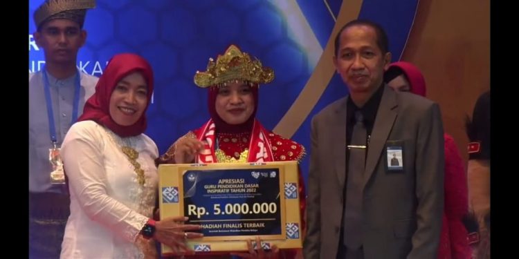 Dian Kurniasari, Guru SD asal Bangka Belitung yang memenangkan penghargaan nasional. Foto: LINES.
